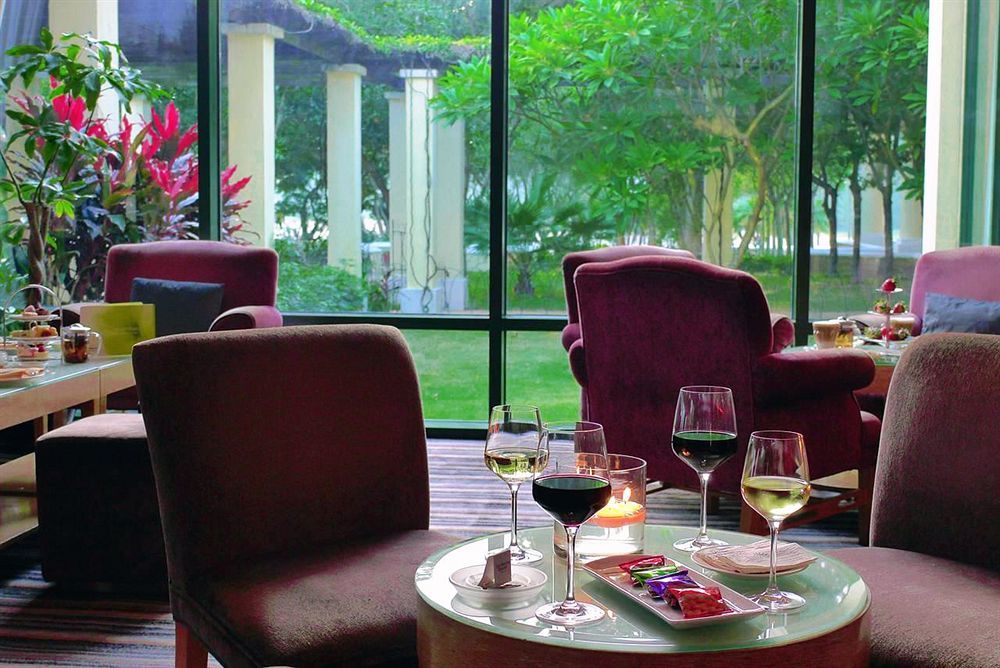 Grand Coloane Resort Macau Buitenkant foto Wine tasting at the Château d'Antan