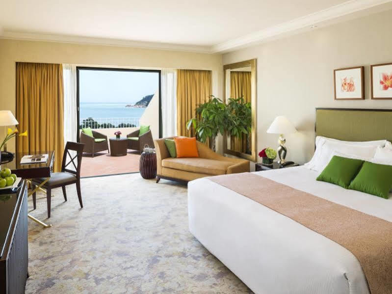 Grand Coloane Resort Macau Buitenkant foto A room at the Conrad Maldives