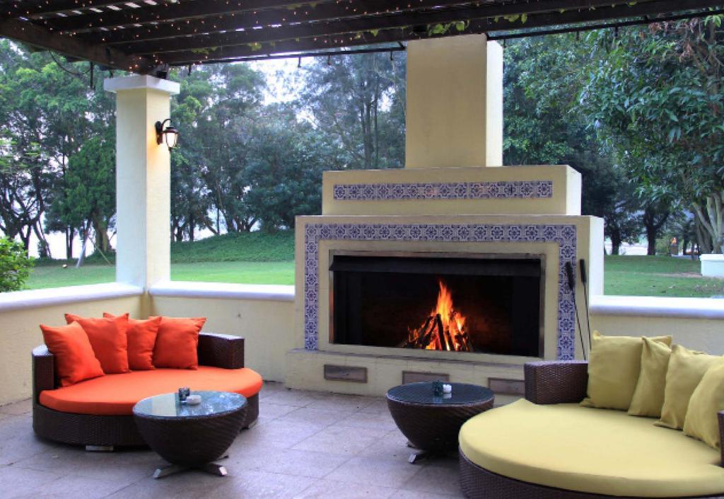 Grand Coloane Resort Macau Buitenkant foto Outdoor fireplace